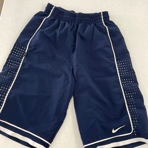 Mens size small Nike basketball shorts